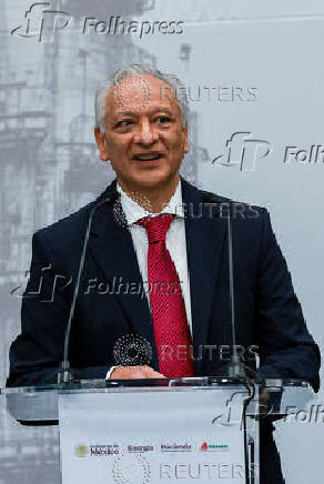 Mexican government presents plan for state oil company Pemex
