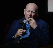 Fotos de arquivo do fotógrafo Sebastião Salgado, morto aos 81 anos