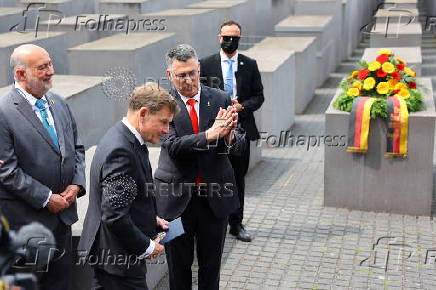 German and Israeli foreign ministers visit Berlin Holocaust Memorial
