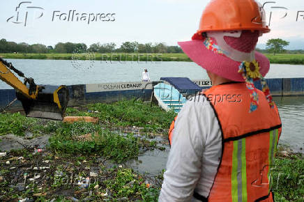 Atlantic Ocean protected from garbage by Ocean Cleanup barriers in Guatemala