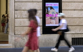 Summer sales begin in Rome