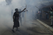 Fieles salvadoreños celebran la centenaria procesión de 
