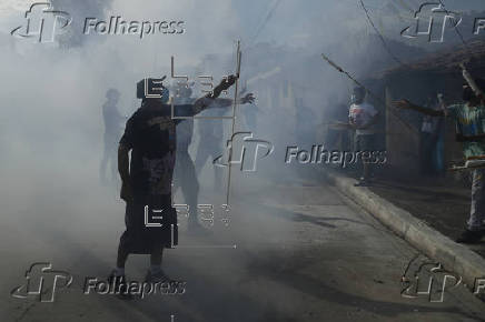 Fieles salvadoreños celebran la centenaria procesión de 