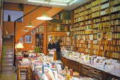 Ambiente da Livraria Alberto Casares,