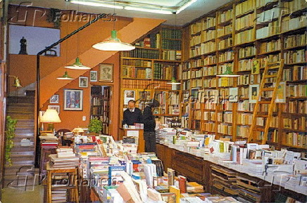 Ambiente da Livraria Alberto Casares,