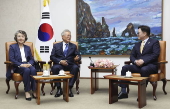 Ex-president meets parliamentary leader in Seoul