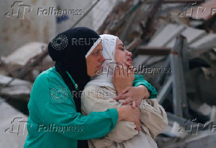 Funeral for Palestinians killed by Israeli fire while seeking aid in northern Gaza