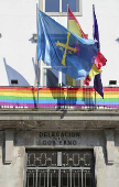 Delegación del Gobierno en Asturias coloca la bandera arcoiris