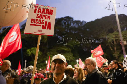 Manifestação pela taxação dos bilionários e pelo fim da escala 6x1 em São Paulo