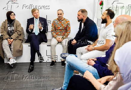 Dutch King Willem-Alexander visits winner Appeltje van Oranje Al Amal
