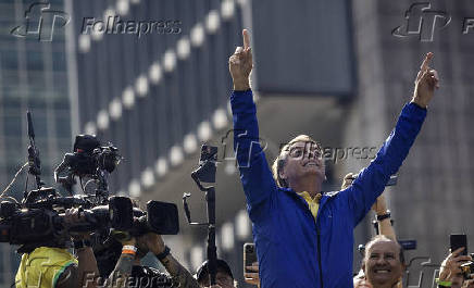 Bolsonaro chega para ato a seu favor na avenida Paulista