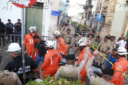 Desabamento de teto de igreja em Salvador