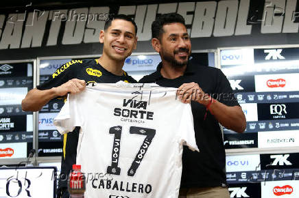 Gustavo Caballero é apresentado como novo reforço do Santos