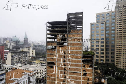 Edíficio inacabado conhecido como Caveirão em SP