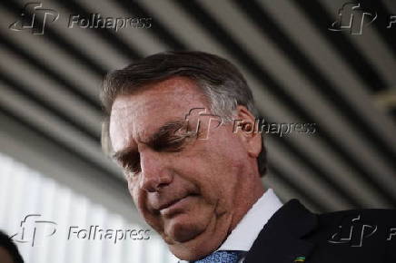 O ex-presidente Jair Bolsonaro fala com a imprensa após julgamento que o tornou réu