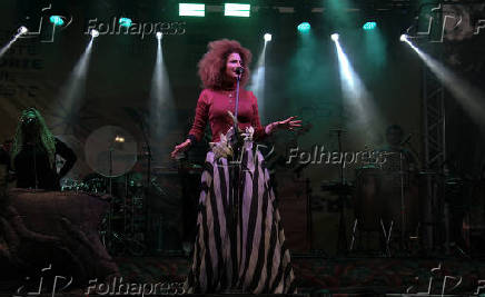 Virada Cultural - Vanessa da mata na Parada Inglesa