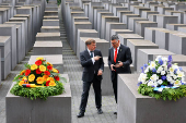 German and Israeli foreign ministers visit Berlin Holocaust Memorial