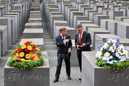 German and Israeli foreign ministers visit Berlin Holocaust Memorial