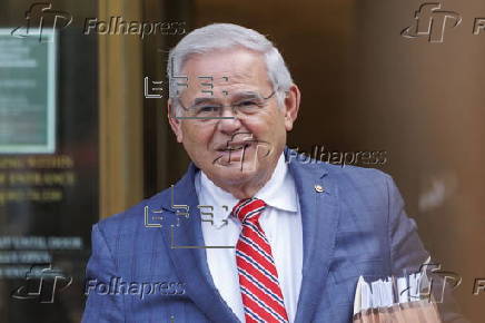 El exsenador de EE.UU. Bob Menéndez comienza a cumplir condena de once años por corrupción