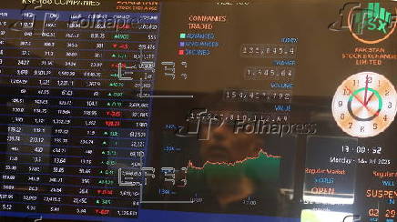 PSX hits historic high as KSE-100 surges past 135,700