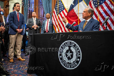 Texas Governor and U.S. Agriculture Secretary hold a press conference to address screwworm issue, in Austin
