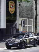 Vista da fachada do prédio do instituto de identificação da polícia civil na tarde deste sábado(19)