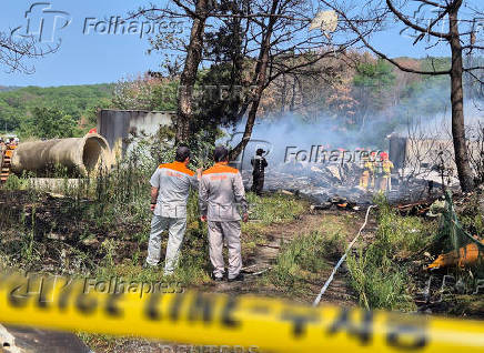 South Korean navy says patrol aircraft carrying four people crashed