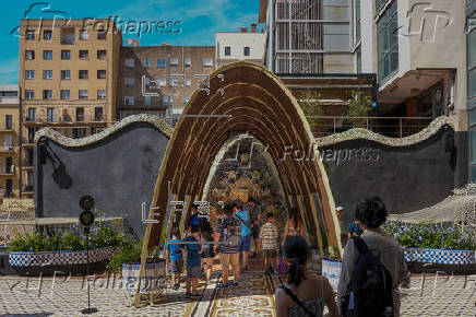 La icónica Casa Batlló de Gaudí recupera el aspecto original de su fachada posterior