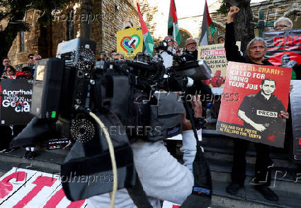 Cape Town activists hold vigil in solidarity with journalists in Gaza