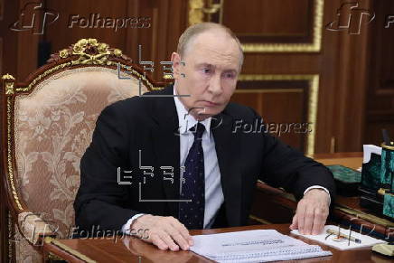 Russian president meets with head of Federal Taxation Service