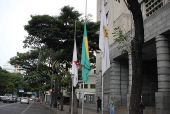 Bandeiras a meio mastro pela morte do prefeito de Belo Horizonte (MG)