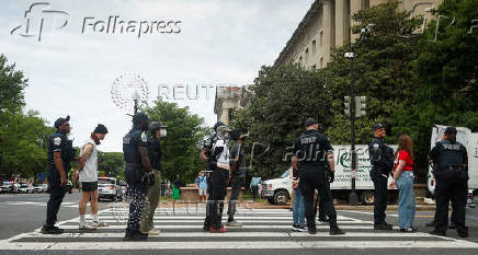 Anti-Trump demonstrators block morning rush traffic in Washington