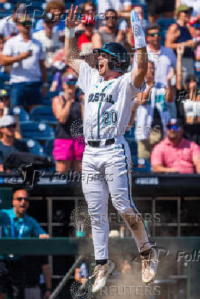 NCAA Baseball: College World Series-Arizona v Coastal Carolina