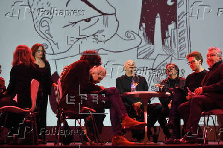 Buenos Aires rinde homenaje Martín Caparrós de la mano de 30 escritores y periodistas