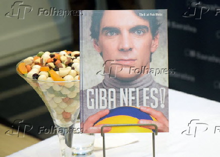 Giba lança o livro Giba Neles!