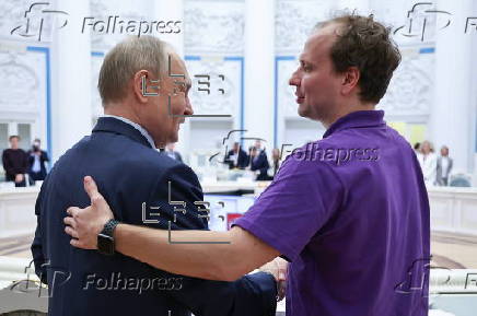 Russian president holds meeting of Russia-Land of Opportunity supervisory board