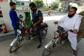 Petrol prices rise in Pakistan