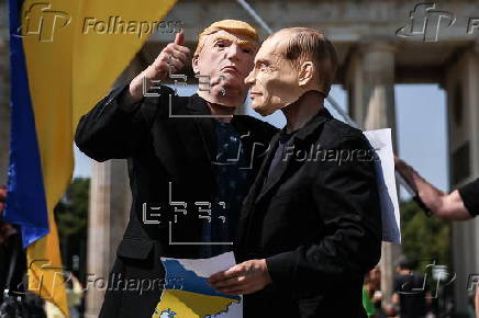 Pro-Ukraine protest in Berlin ahead of Trump’s talks with Putin in Alaska