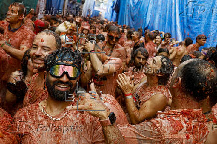 22.000 personas participan en la Tomatina de Buñol