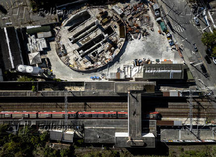 Obras do metrô ao lado da estação Água Branca da CPTM