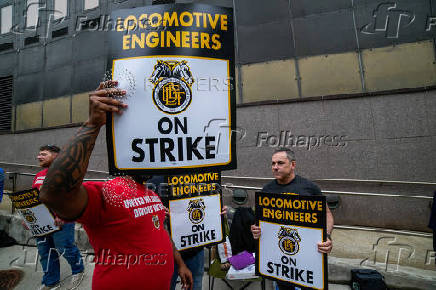 New Jersey Transit workers strike in New Jersey