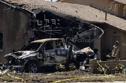 Un avión pequeño se estrella en una zona residencial en San Diego, California