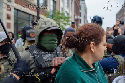 Federal agents make immigration arrests in Chicago