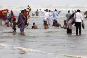 Heatwave continues to grip Pakistan with soaring temperatures