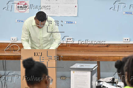 Jamaica vota para elegir un nuevo Gobierno, con Holness aspirando a un tercer mandato
