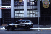 Vista da fachada do prédio do instituto de identificação da polícia civil na tarde deste sábado(19)