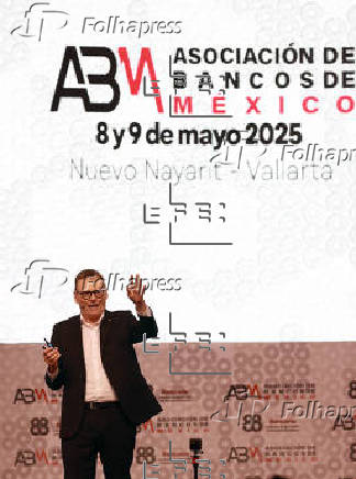 Nobel Robinson subraya necesidad de instituciones sólidas para el desarrollo en México