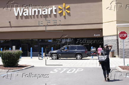 Walmart warns of price hikes amid tariffs