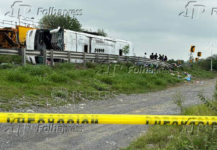 Several people died while traveling on a passenger bus, in Hualahuises