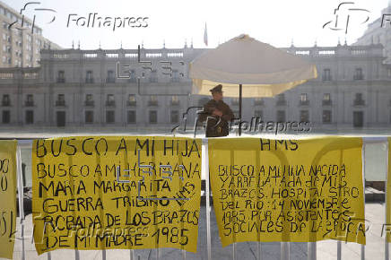 Víctimas de adopciones ilegales en dictadura de Pinochet urgen un banco público de ADN